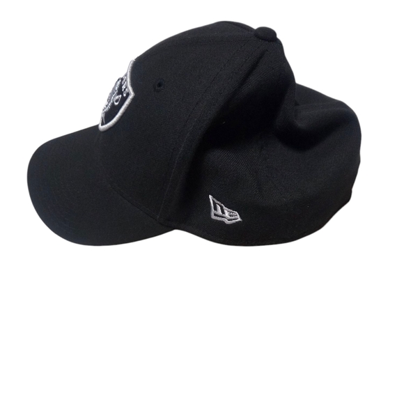 Black Cap With Raiders Logo - Picture 4 of 8
